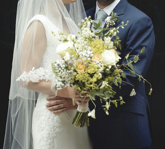 Yellow and white brides bouquet Leicestershire wedding